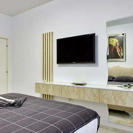 Buildings Apartment *
